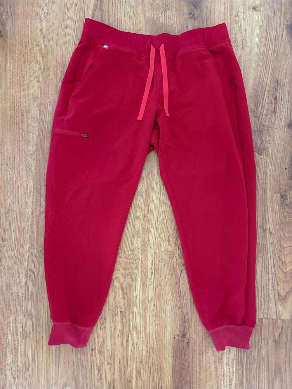 Figs Technical Collection Women’s Red Jogger Scrub Pants with Drawstring Size Lp